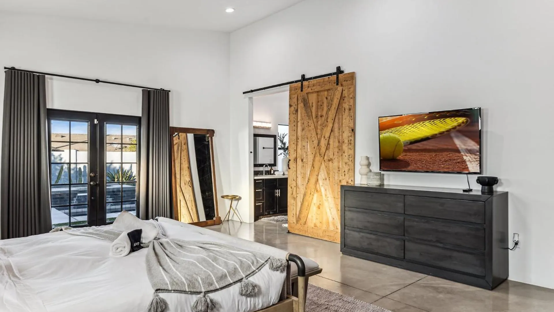 Villa Modern Industrial-Near Old Town Scottsdale