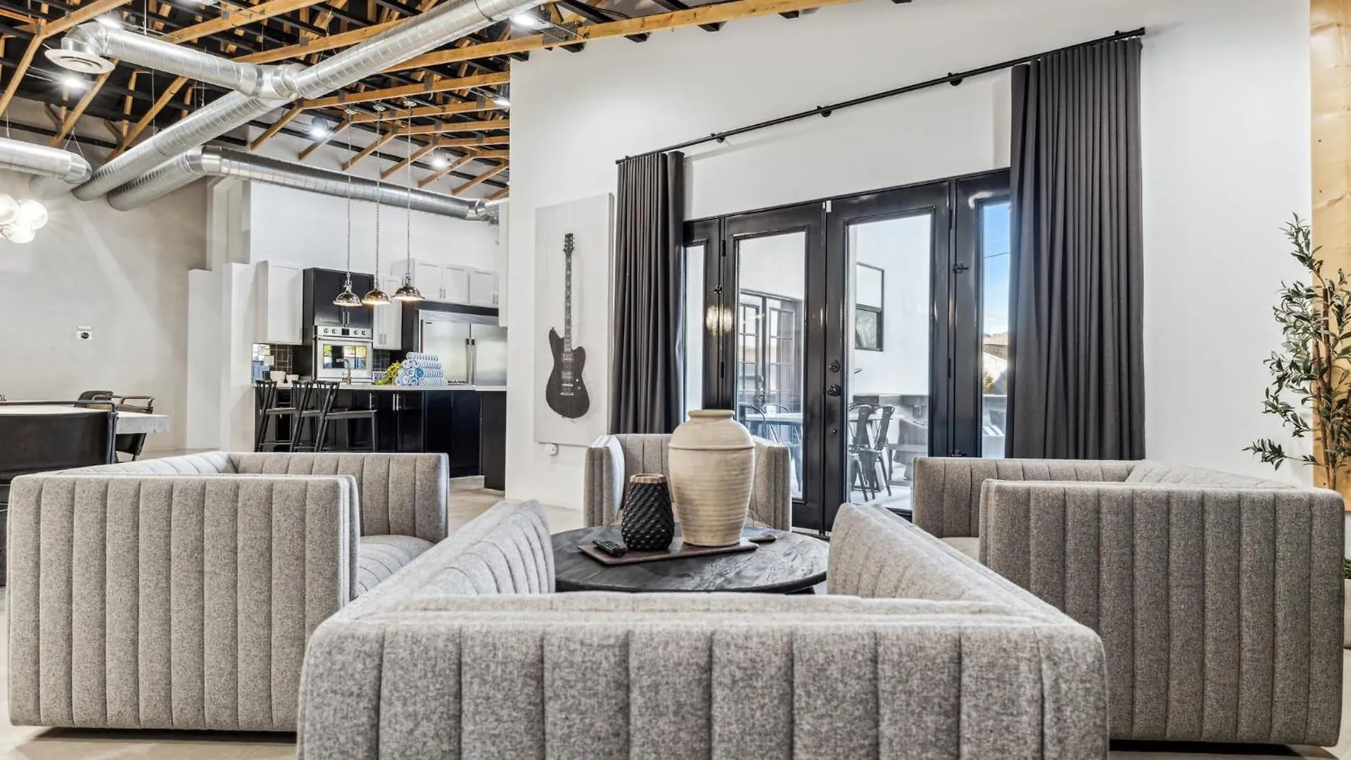 Villa Modern Industrial-Near Old Town Scottsdale