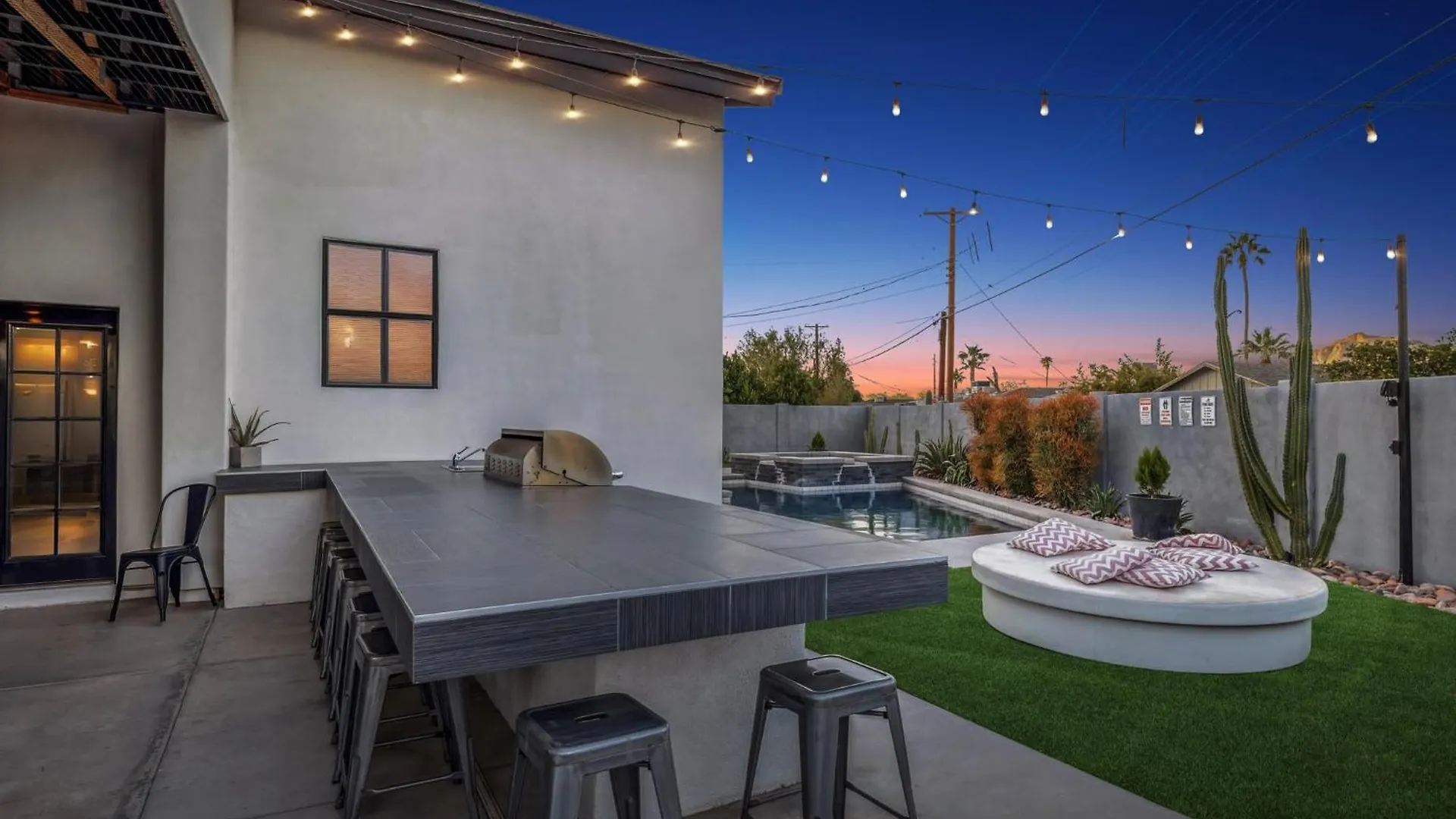Villa Modern Industrial-Near Old Town Scottsdale 0*,